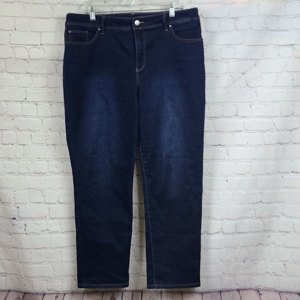 Chico's Perfect Stretch 2.5 Crop Capri Dark Blue Ankle Jeans Distressed Denim 14